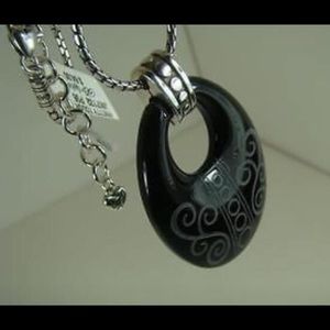 Brighton reversible necklace NWOT -LOST TAG